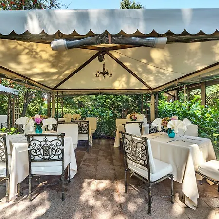 Montecito Hotel
