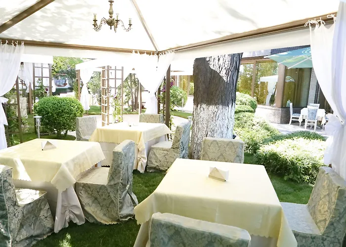 Отель Montecito 4*