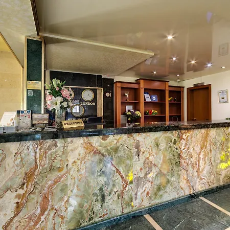 Montecito Hotel 3*
