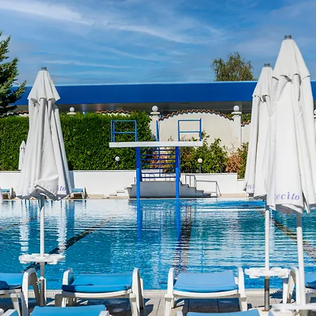 Montecito Sofia